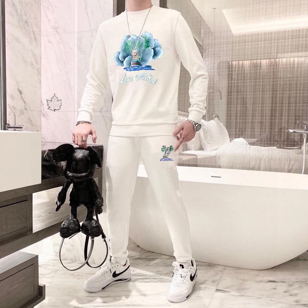 🅿️380 [LV Louis Vuitton] (Fat Man Gospel) hot-selling suit is coming. Focus on the original version of the official website. 2025 new hot-selling sweatshirt suit. The original order is hard to buy🇭🇰. It is the meticulous work of top designers for a fitting and perfect upper body effect. All-natural high-quality Roman cotton 100%, close-fitting comfort, noble and elegant! Original hardware embodies elegance and nobility! Counter size: M-5XL (maximum wear up to 220 pounds)